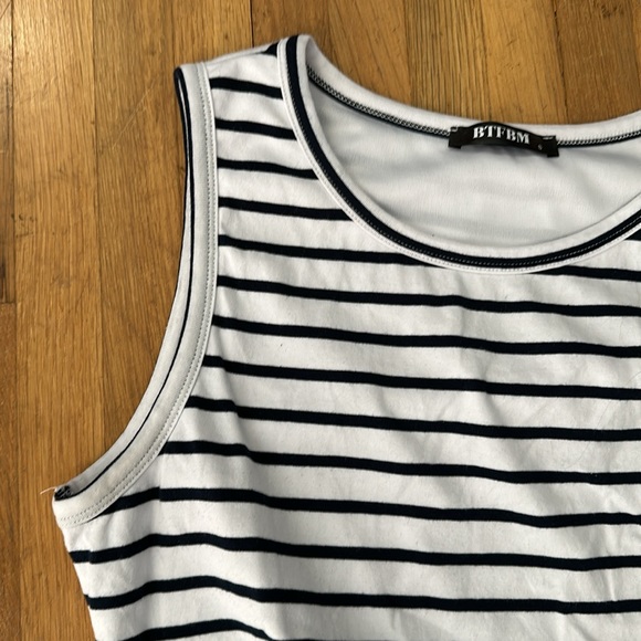 *last day 5/12!* BTFBM | Women’s white and navy striped, side rouched, dress - Picture 7 of 16